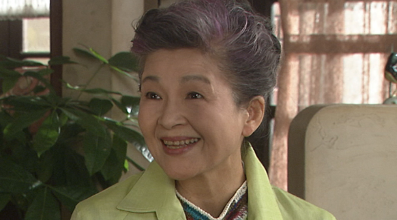草村礼子