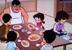 夕餉が始まり、腹を減らした弟妹を眺めながら、