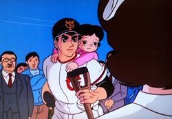 女の子を背負い、「病院はどこです?」