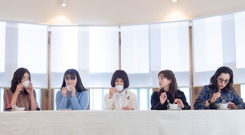 左から、片瀬那奈・美村里江・山口紗弥加・田中みな実・桜井ユキ（絶対正義）